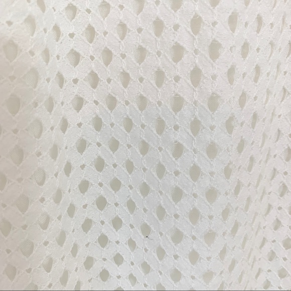 Skies Are Blue Boho Crochet Macrame Fringe Top NWT - Picture 6 of 8